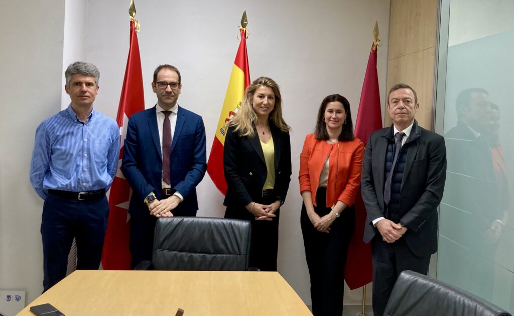 Hemos trasladado al Ayuntamiento de Madrid las preocupaciones de nuestras empresas consultoras de ingeniería por el desarrollo de los contratos 1 IMG 0553