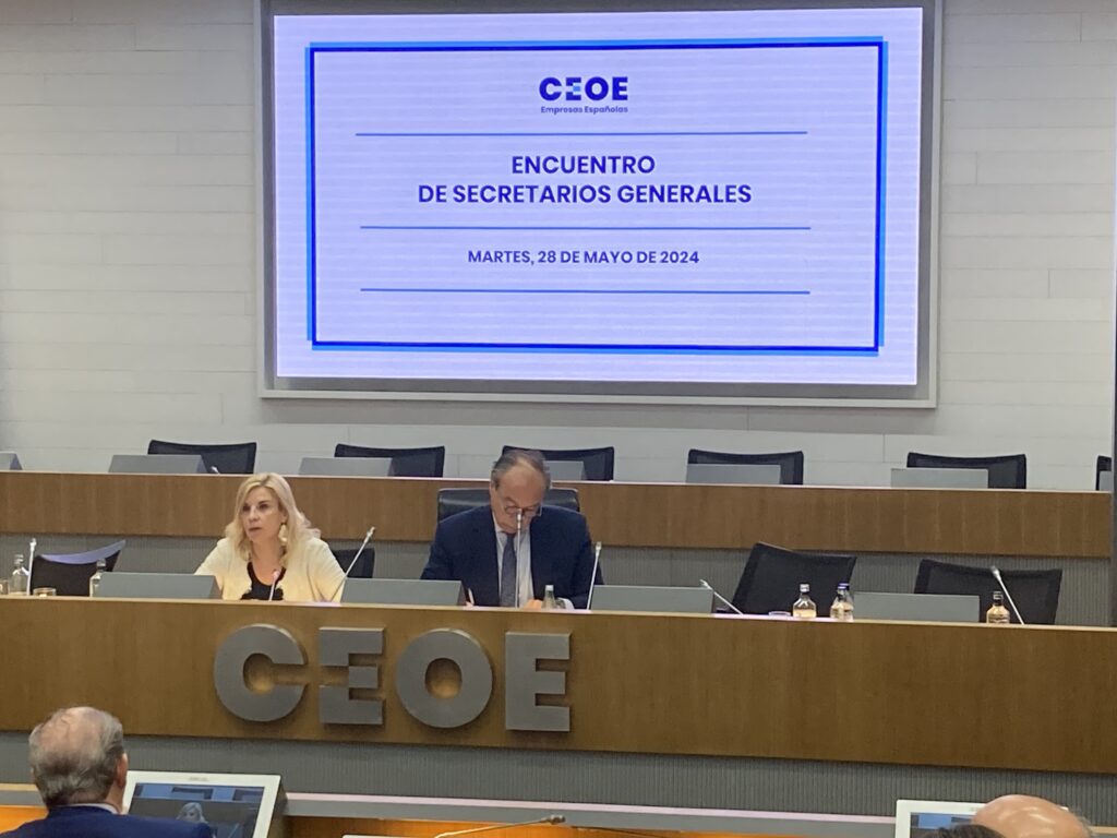 Continuamos nuestra presencia activa en la CEOE, participando en la reunión de Secretarios Generales 6 IMG 0565