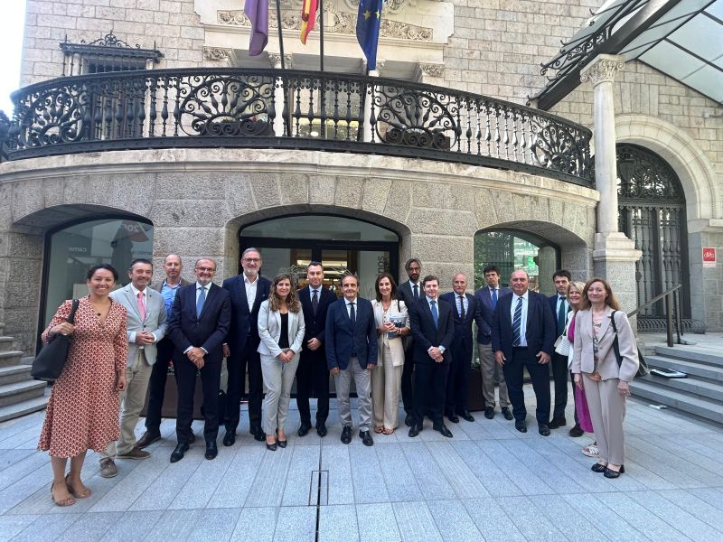 TECNIBERIA asistió a la presentación del programa PORT–EOLMAR 4 Foto familia 1
