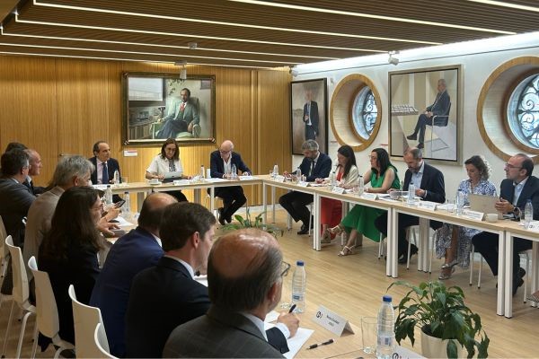 TECNIBERIA participa en la reunión del Observatorio de la Inversión en Obra Pública del CICCP 1 Foto mesa 1