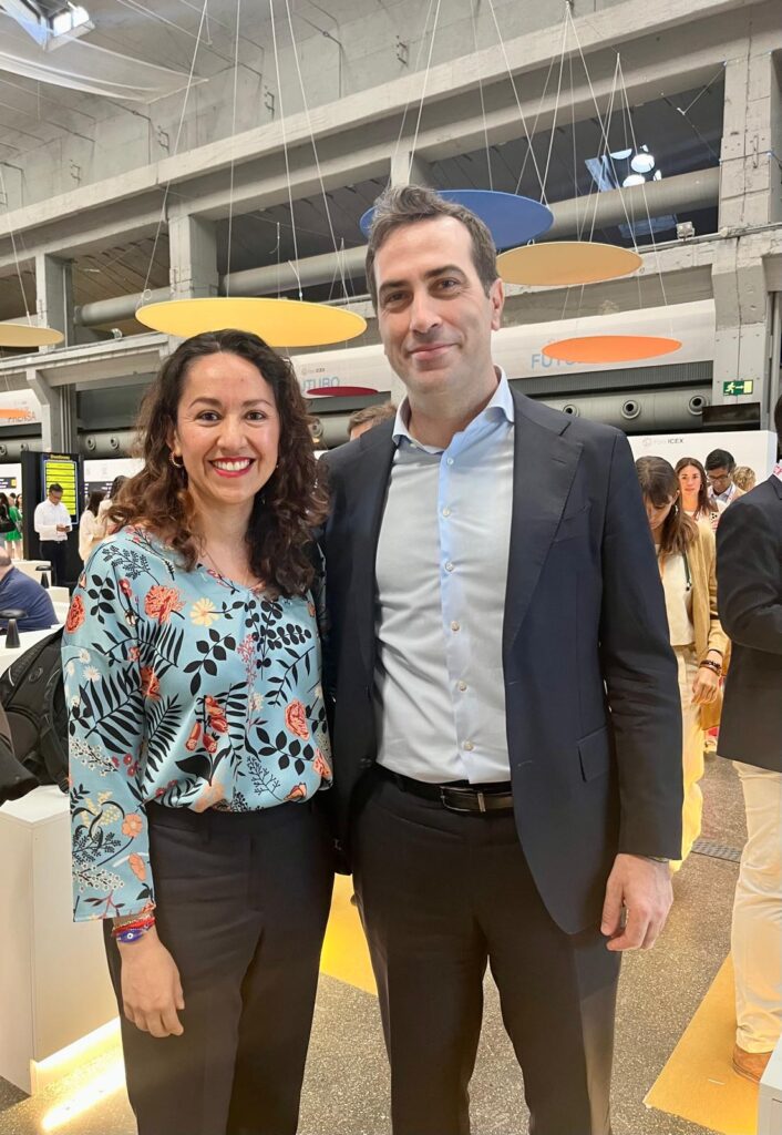 La ingeniería española presente en el Foro ICEX 2026, el principal encuentro de internacionalización empresarial 1 Elizabeth Molina y ministro economia